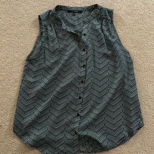 19 Cooper Sleeveless Blouse